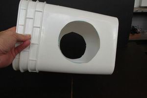 Процесс изготовления бумбокса из корзины