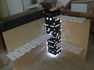 Книжная полка с подсветкой