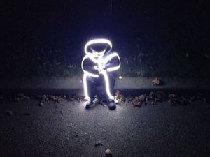 Как сделать самому костюм, излучающий свет