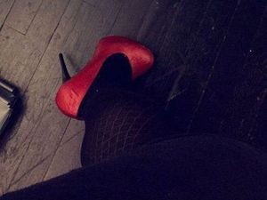 Процесс изготовления туфелек Дороти своими руками