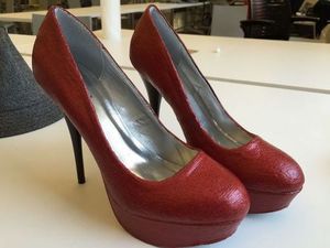 Процесс изготовления туфелек Дороти своими руками