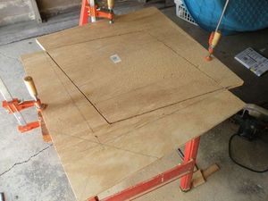 Процесс изготовления креативного стула из фанеры и шлангов