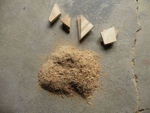 Процесс изготовления креативного стула из фанеры и шлангов