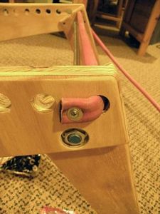 Процесс изготовления креативного стула из фанеры и шлангов