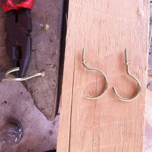 Процесс изготовления сказочной вешалки для детей