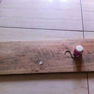 Процесс изготовления сказочной вешалки для детей