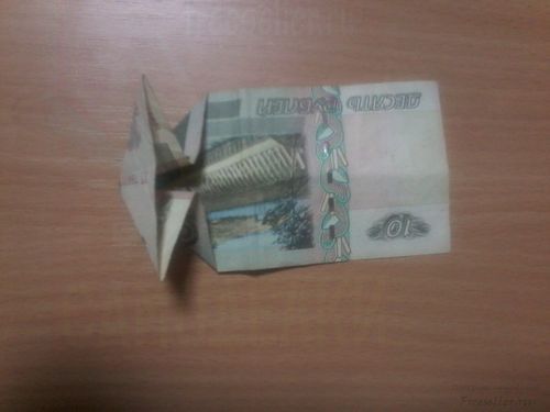 Как сделать лягушку из купюры в технике оригами.