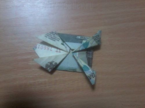 Как сделать лягушку из купюры в технике оригами.