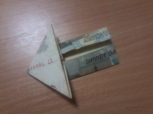 Как сделать лягушку из купюры в технике оригами.