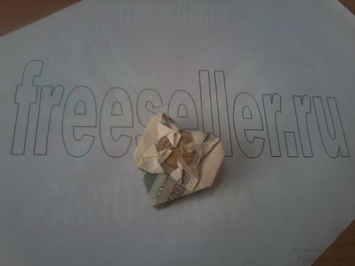 Сердце из купюры в технике оригами