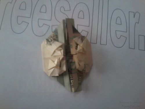 Сердце из купюры в технике оригами