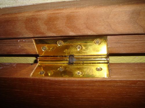 Чиним петли на двери своими руками