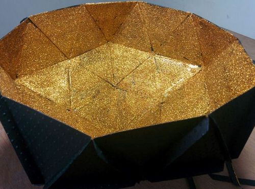 Стильный светильник из бумаги