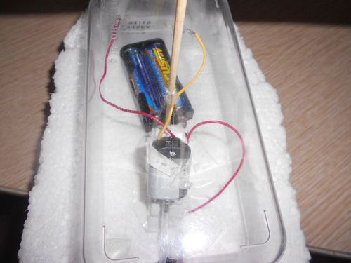 Самодельная лодка - модель из пенопласта с электродвигателем