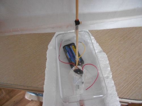 Самодельная лодка - модель из пенопласта с электродвигателем