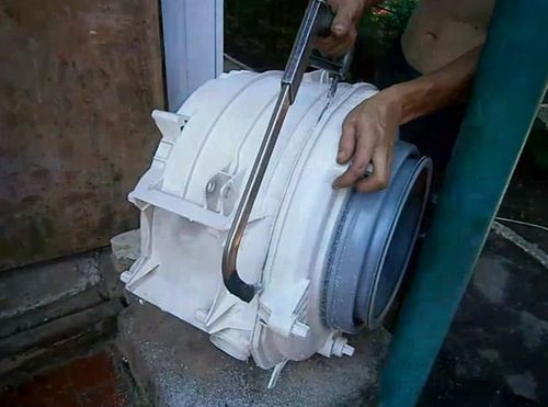 Процесс замены подшипника барабана стиральной машины Indesit