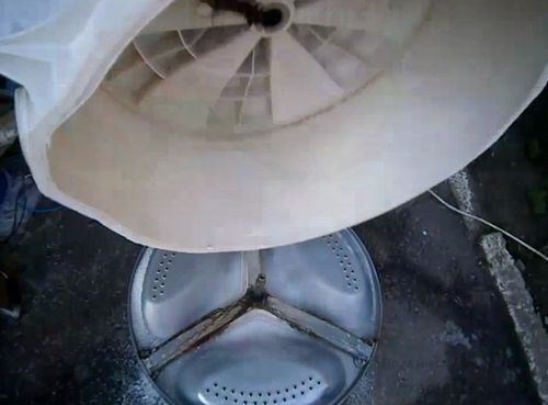 Процесс замены подшипника барабана стиральной машины Indesit