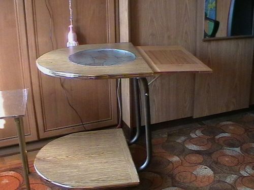 Cтолик на колесах трансформер с подсветкой