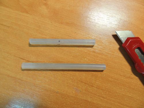 Процесс ремонта клеевого пистолета