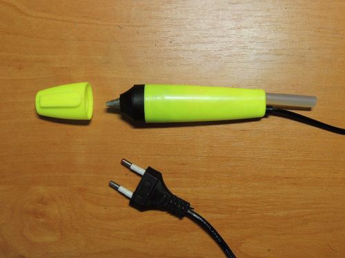 Процесс ремонта клеевого пистолета