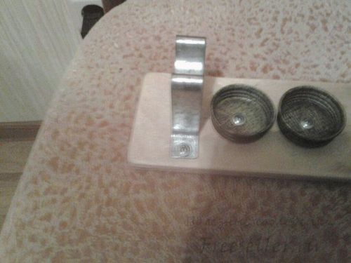 Простая подставка для паяльника из фанеры