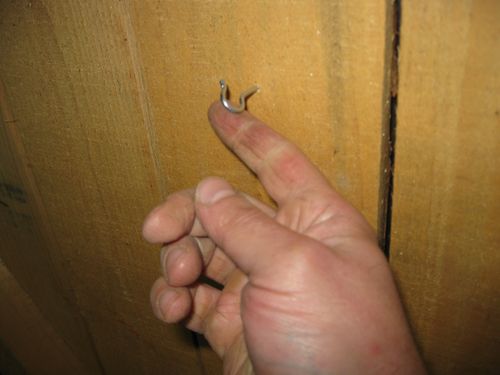 Простой способ повесить картину наклонно