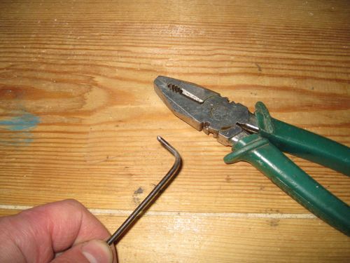 Процесс изготовления приспособления для чистки стиральной машины