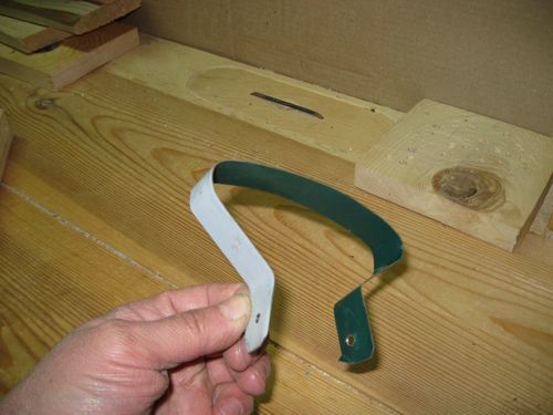 Скребок для чистки штамбов плодовых деревьев своими руками - процесс изготовления