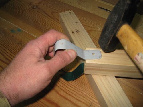 Скребок для чистки штамбов плодовых деревьев своими руками - процесс изготовления