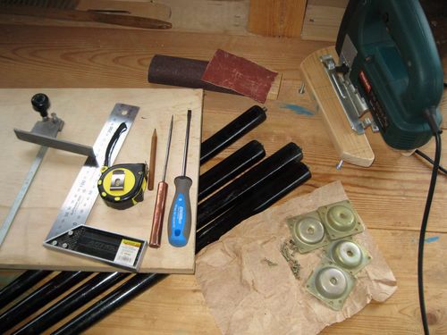 Материалы и инструменты для изготовления стола с ножками от советского телевизора