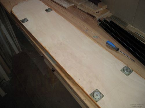 Процесс изготовления стола с ножкам т советского телевизора