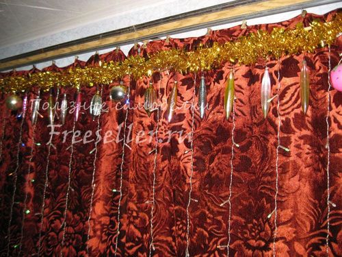 Карнизный подвес для новогоднего украшения окна и комнаты
