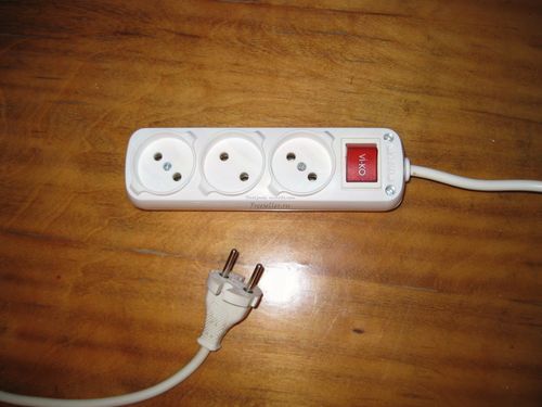 Советы по подключению новогодних электрогирлянд через удлинители