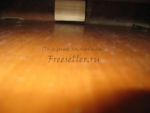 Приспособление для извлечения упавших предметов за шкафом