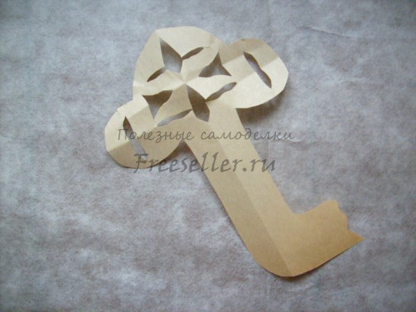 Делаем закладку для книг - Золотой ключик