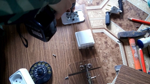 Процесс изготовления бизиборда своими руками