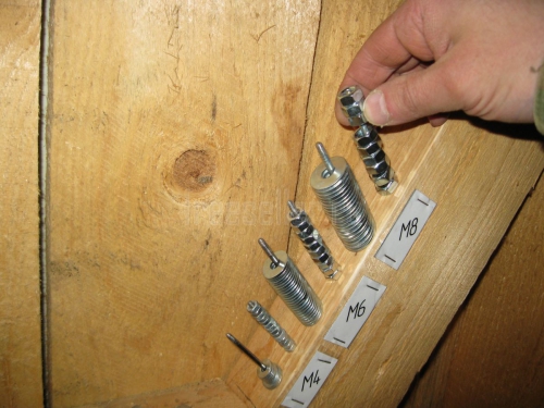 Простой и удобный держатель для гаек и шайб