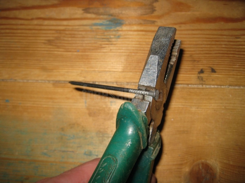 Процесс изготовления удобного держателя для гаек и шайб