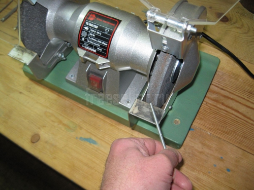 Процесс изготовления удобного держателя для гаек и шайб