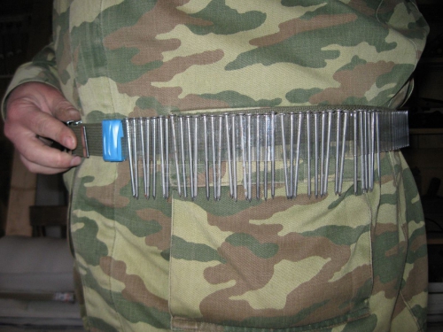 Держатель для гвоздей из куска сотового поликарбоната