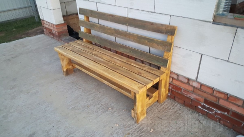 Самодельная скамейка со спинкой