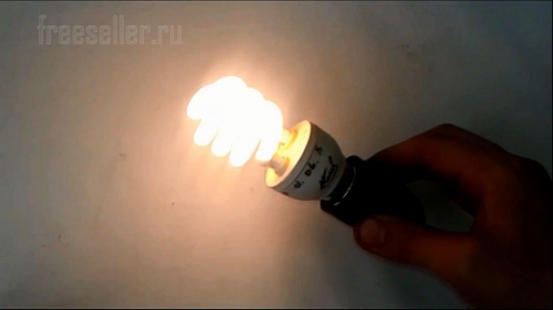 Как быстро и просто восстановить энергосберегающую лампочку.