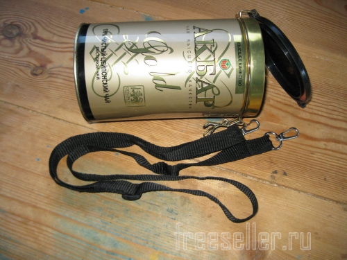 Удобный контейнер для сбора ягод на даче и в лесу