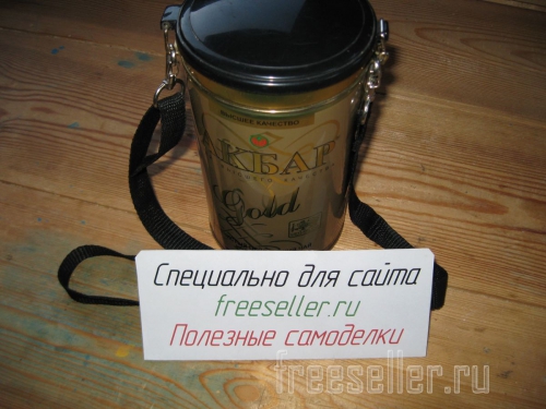 Удобный контейнер для сбора ягод на даче и в лесу