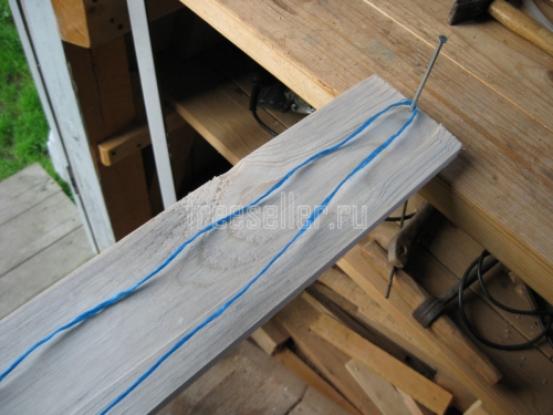 Подвязка огурцов в теплице изготовление держателей и шпилек