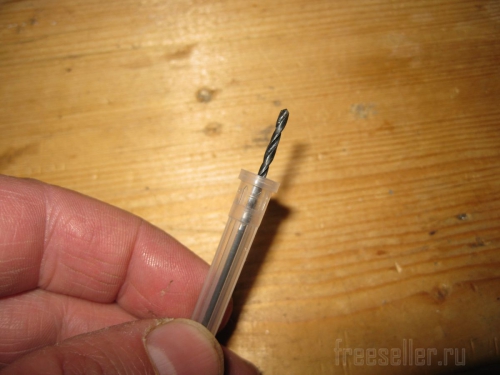 Контейнеры для мелких сверл из колпачков от одноразовых шприцов