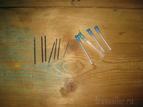 Процесс изготовления контейнеров из одноразовых шприцов.