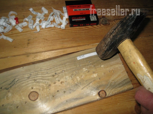 Выпрямляем на хомуты от хлебной упаковки