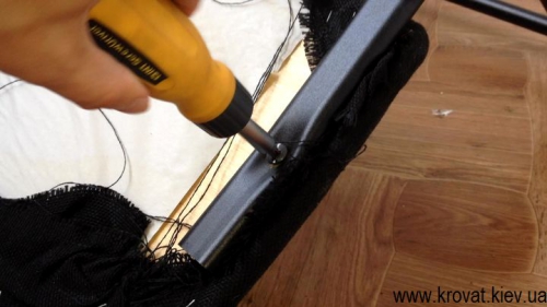 Разборка офисного стула для перетяжки