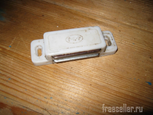 Мебельный магнит